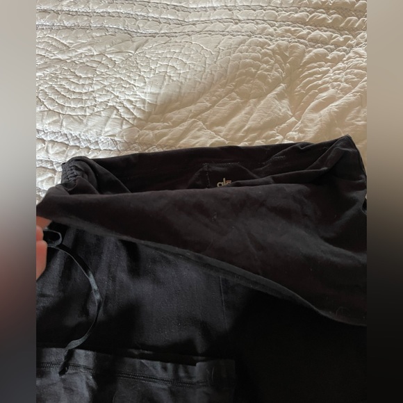 ALO flare leggings - Picture 7 of 8